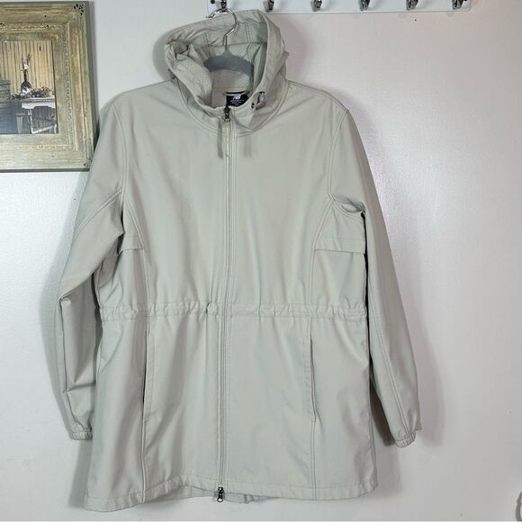 New Balance Women's Light Gray Jacket - Picture 1 of 8